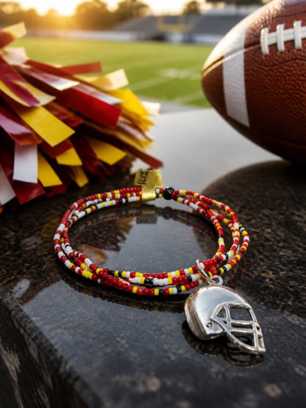 Kansas City Chiefs Colors Helmet Charm Seed Bead Bracelet Unisex (FL1128)